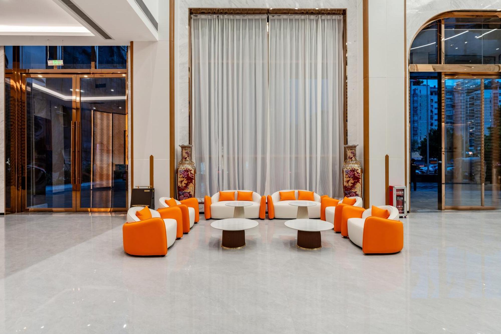 Liang Fan Holiday Inn Kuangcsou Kültér fotó