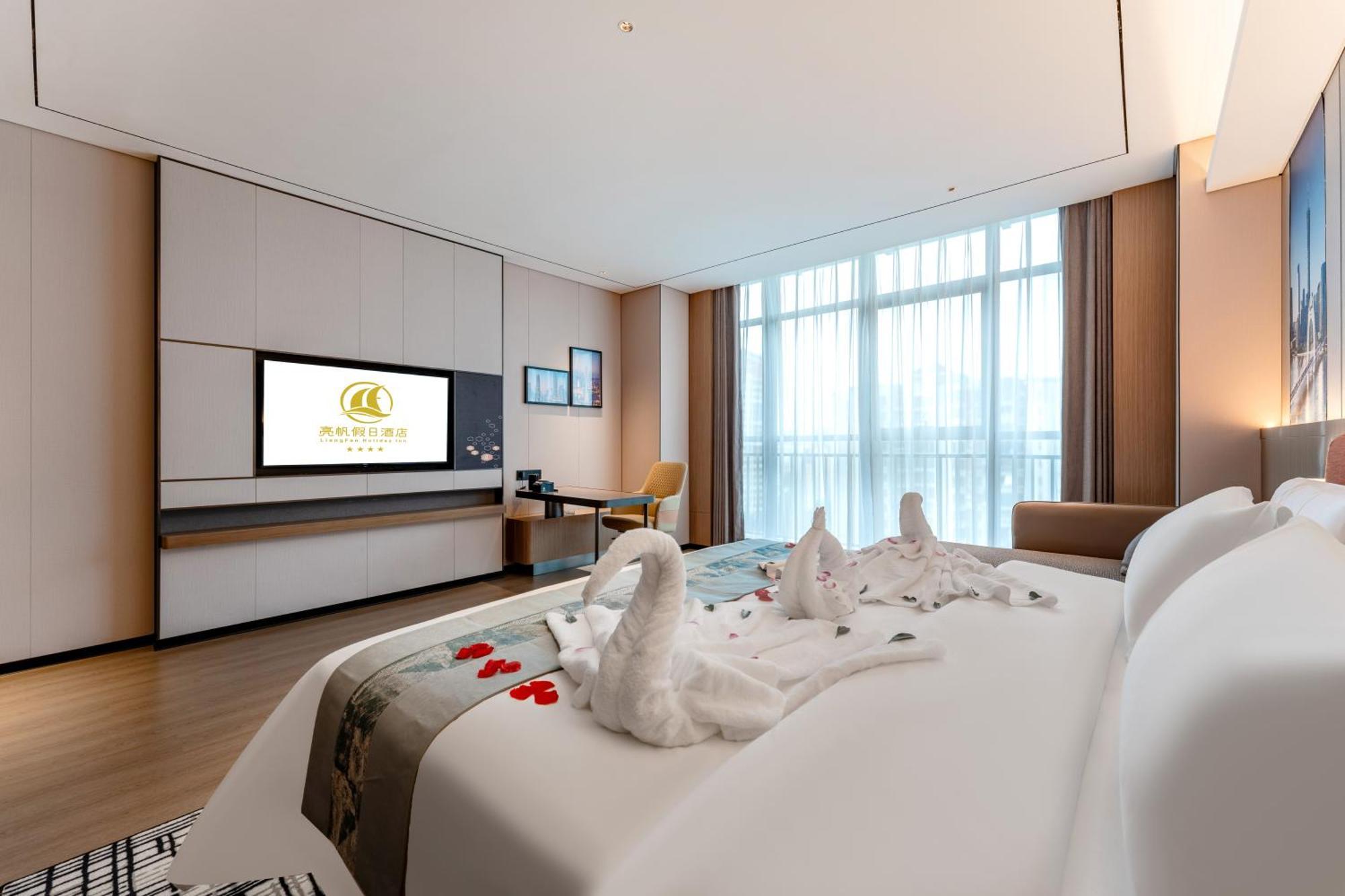 Liang Fan Holiday Inn Kuangcsou Kültér fotó